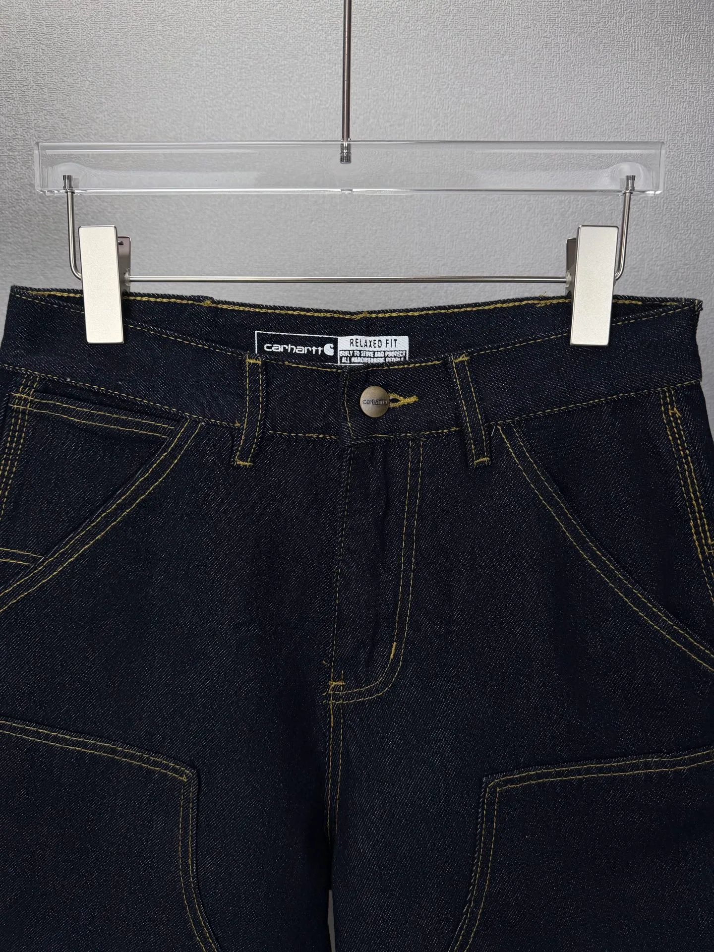 Carhartt 2026 New Arrival Denim Solid Color Logging Couple Style Washed Loose Denim Shorts High Version High Version Original customized denim fabric, Internet celebrity Same Style original pulp denim fabric, spliced ​​loose version, full-body solid color simple design, very high-end and stylish! The fabric feels very comfortable and these are super Versatile and beautiful denim shorts! ! Complete with three standards, Same Style for men and women 👫Must-have item Color: Dark Blue Size: 28, 30, 32, 34, 36 (five sizes)